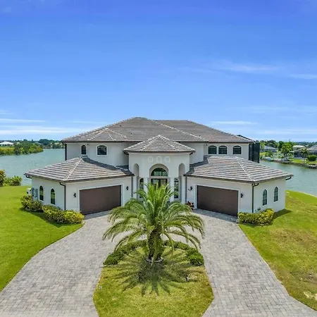 Villa Tranquil Waters